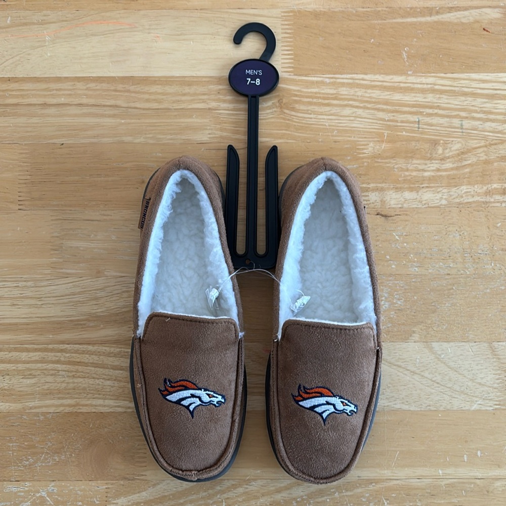 NFL Broncos men’s slippers
